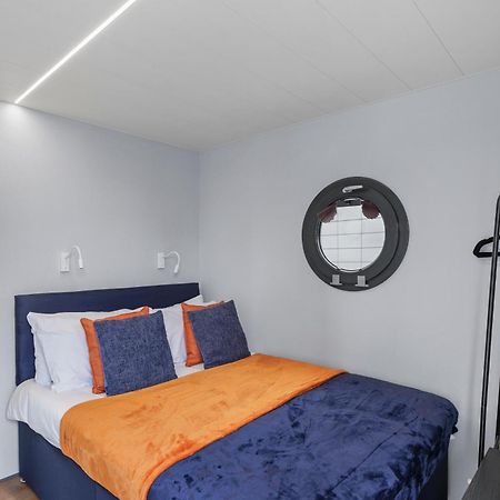 Unique Water Lodge In London - Sleeps 6 Екстер'єр фото