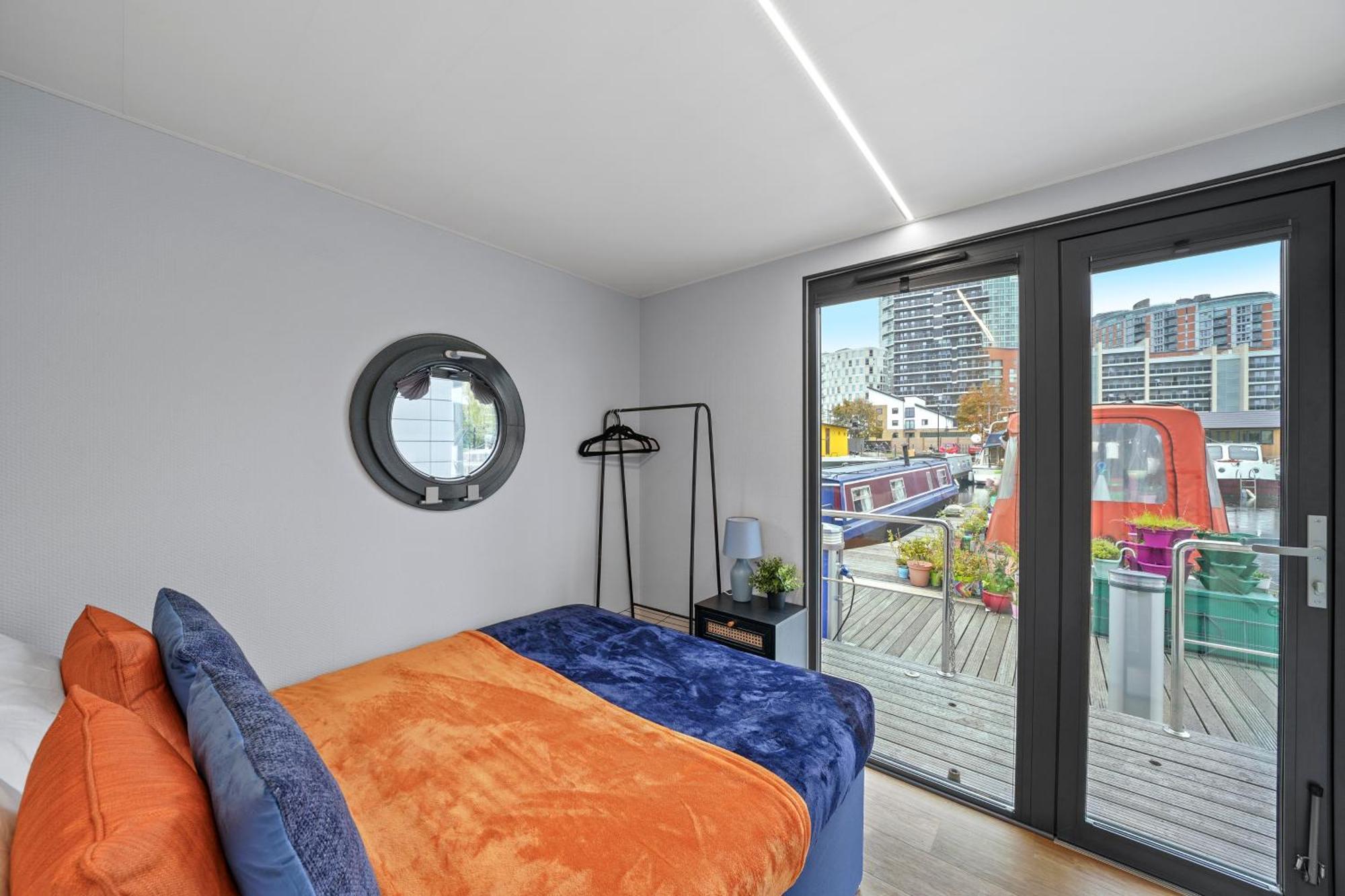 Unique Water Lodge In London - Sleeps 6 Екстер'єр фото