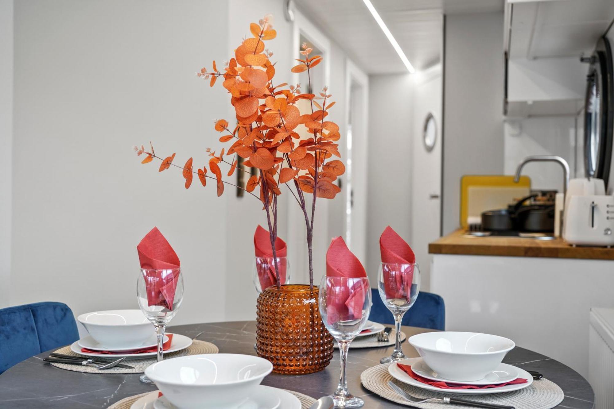 Unique Water Lodge In London - Sleeps 6 Екстер'єр фото