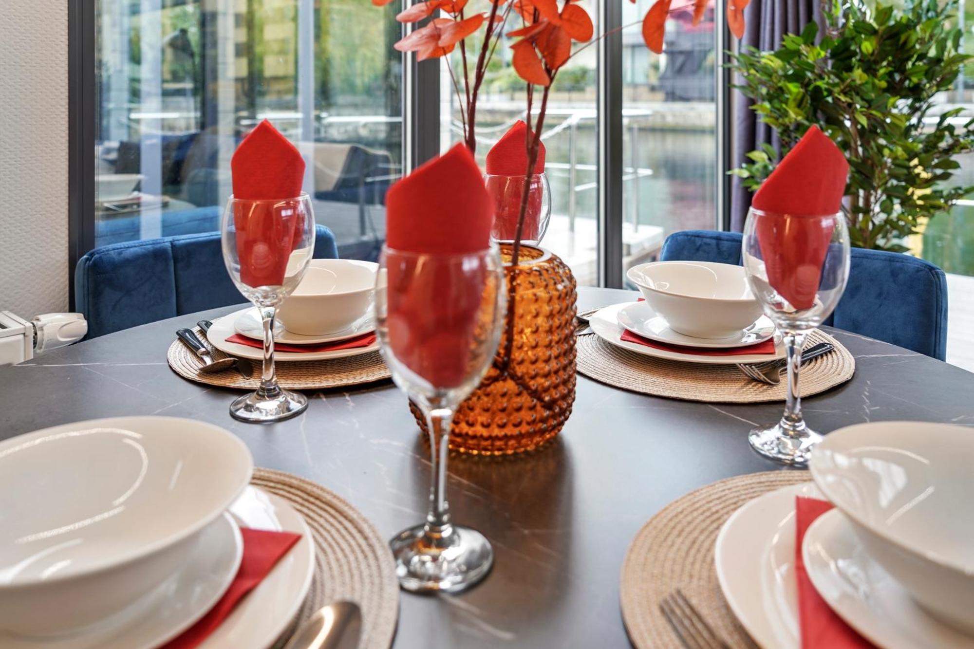 Unique Water Lodge In London - Sleeps 6 Екстер'єр фото